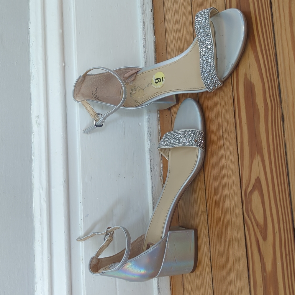 XdonatedX Betsey Johnson Skyla Holographic Heels